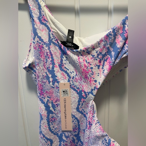 Aqua 
Women’s one piece 
Size small 
NWT - Picture 4 of 4